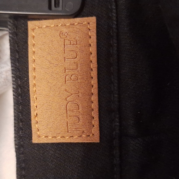 Judy Blue 7/28 Joggers - Picture 11 of 11